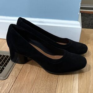 Clarks Women's Un Cosmo Step Pump Black size 7